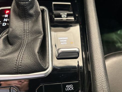 Used 2023 Jeep Compass Altitude image 43