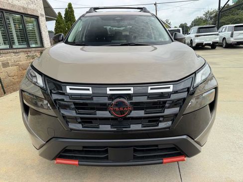 Used 2025 Nissan Rogue SV w/ Rock Creek Premium Package AWD/4WD image 4