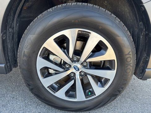 Certified 2025 Subaru Outback Premium w/ Popular Package #1A image 18