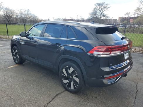 Used 2025 Volkswagen Atlas Cross Sport SE image 6