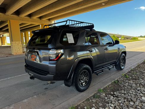 Used 2021 Toyota 4Runner Venture image 3