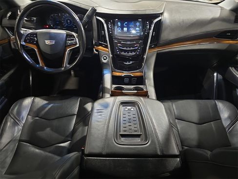 Used 2016 Cadillac Escalade ESV Premium image 9