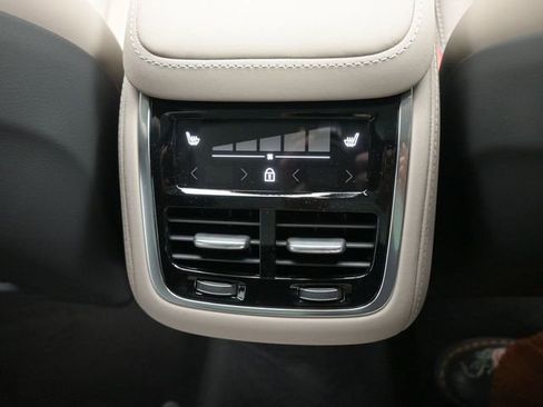 New 2026 Volvo XC90 B6 Ultra w/ Protection Package Premier image 36