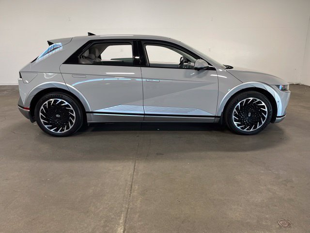 Used 2023 Hyundai Ioniq 5 Limited AWD/4WD image 2