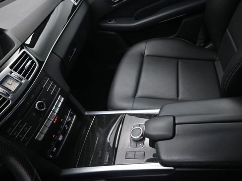 Used 2016 Mercedes-Benz E 350 4MATIC Sedan image 18