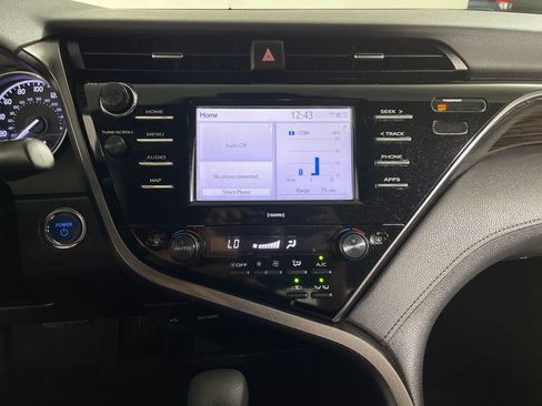 Used 2020 Toyota Camry LE FWD image 26