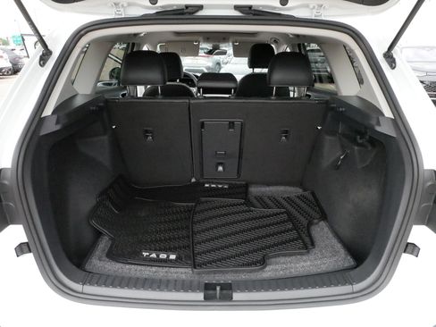 Used 2026 Volkswagen Taos SE w/ Panoramic Sunroof Package AWD/4WD image 18