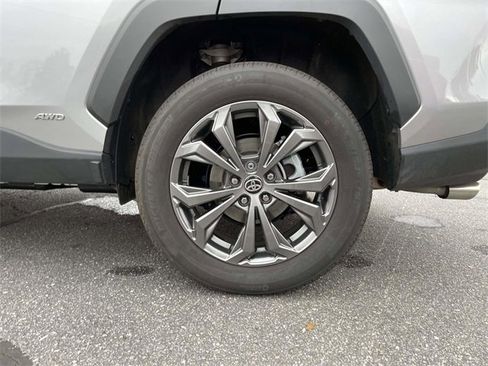 Used 2023 Toyota RAV4 XLE Premium image 9