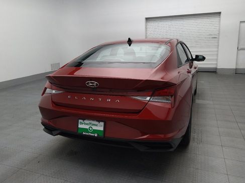 Used 2023 Hyundai Elantra SEL w/ Preferred Accessory Package FWD image 7