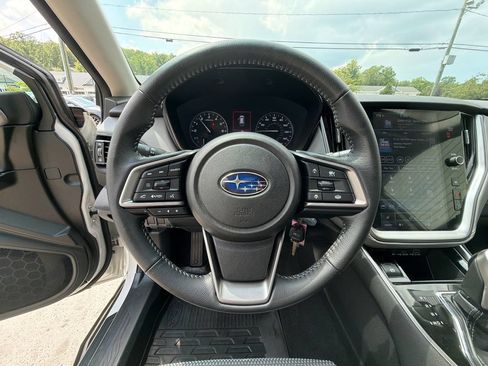 Used 2024 Subaru Outback Premium AWD/4WD image 18