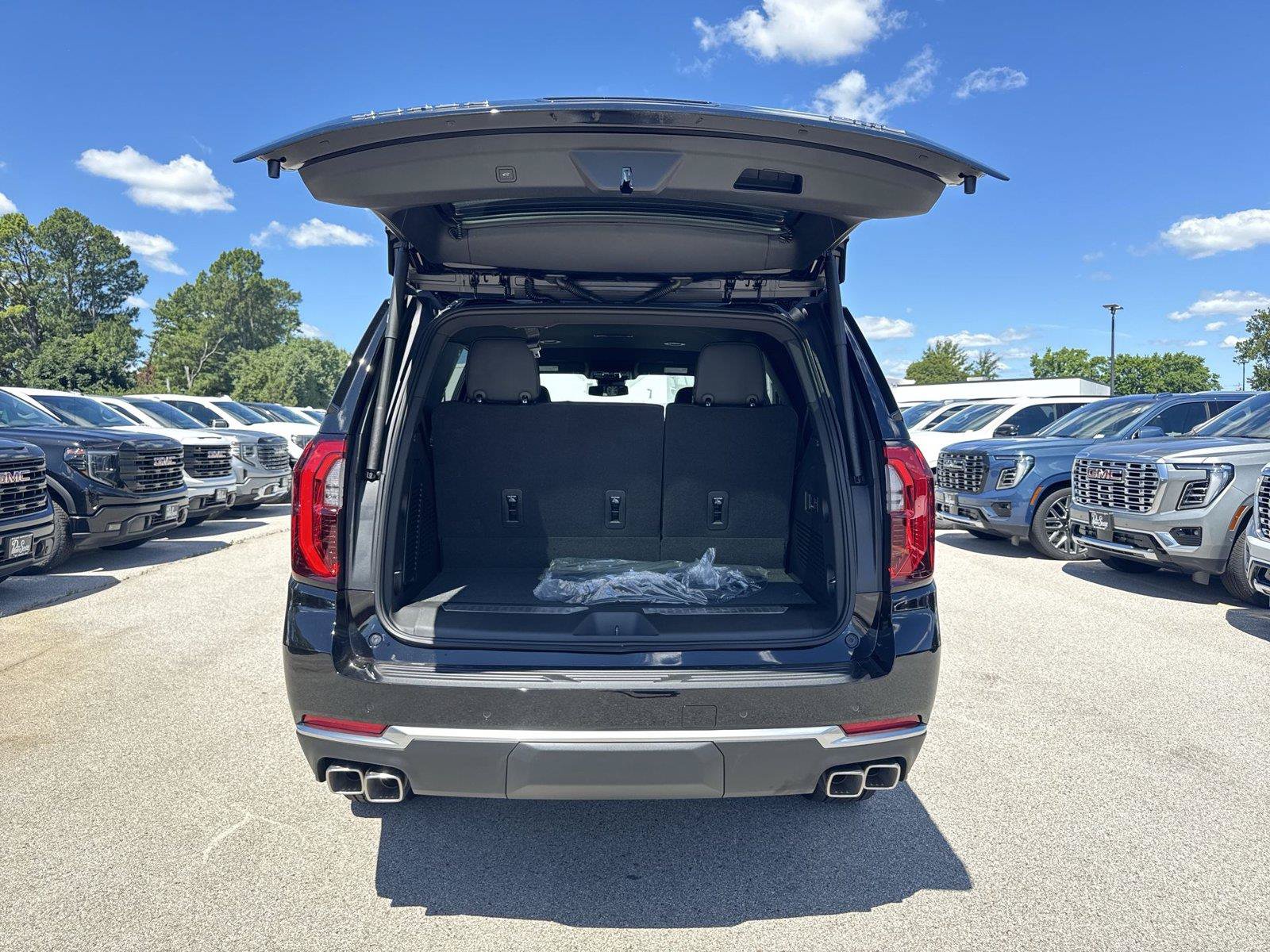 New 2026 GMC Yukon Denali AWD/4WD image 24