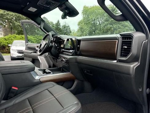 Used 2024 Chevrolet Silverado 2500 High Country w/ Midnight Edition AWD/4WD image 30
