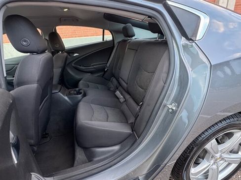Used 2018 Chevrolet Volt LT FWD image 16