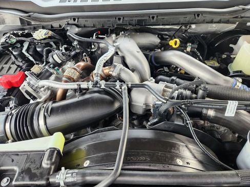 Used 2025 Ford F250 Platinum w/ FX4 Off-Road Package image 26