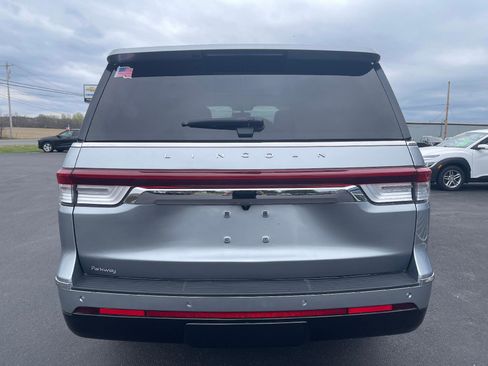 Used 2024 Lincoln Navigator Premiere AWD/4WD image 7