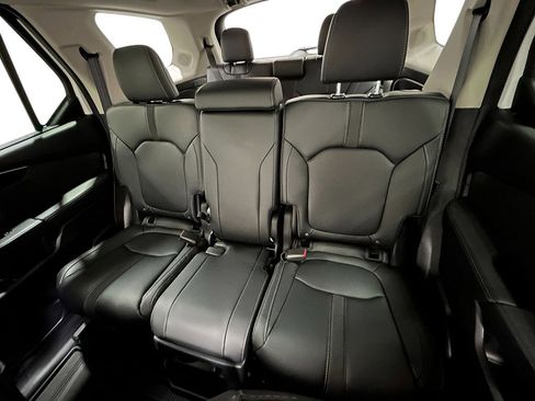 New 2025 Honda Pilot Touring image 21