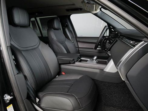New 2025 Land Rover Range Rover SE image 3