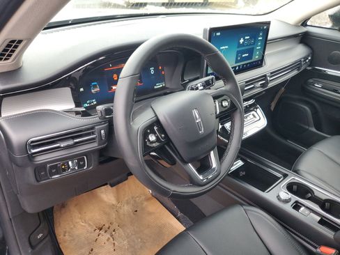 New 2026 Lincoln Corsair Premiere image 13