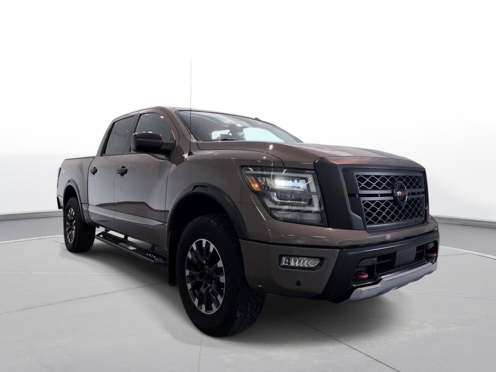 Used 2021 Nissan Titan PRO-4X w/ Pro-4x Utility Package AWD/4WD image 9