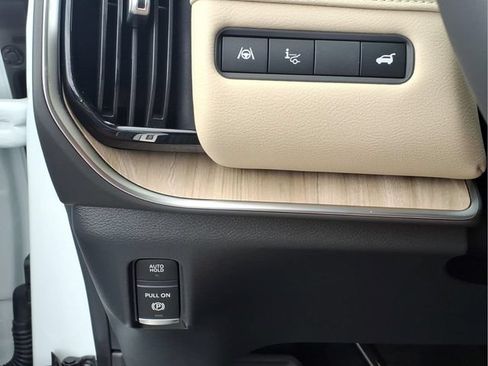 Used 2026 Nissan Armada Platinum Reserve AWD/4WD image 15