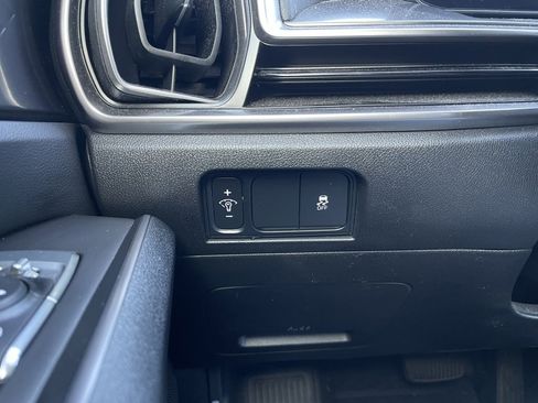 Used 2025 Kia Sorento S image 12