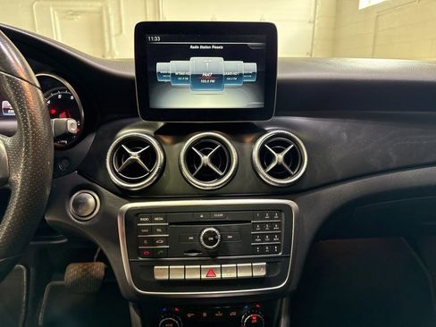 Used 2018 Mercedes-Benz CLA 250 4MATIC image 16