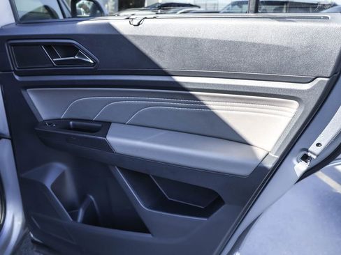 Used 2022 Volkswagen Atlas SE image 30