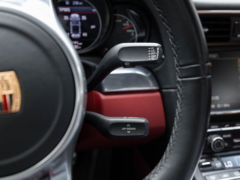 Used 2015 Porsche 911 Turbo image 18