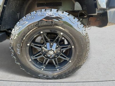 Used 2016 Jeep Wrangler Unlimited Sahara w/ Connectivity Group image 25