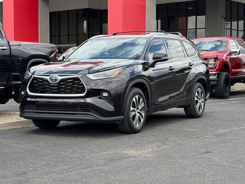 Used 2022 Toyota Highlander XLE FWD image 44