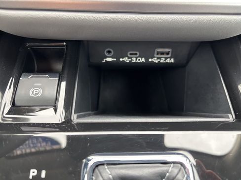 Used 2025 Subaru Outback Limited image 18