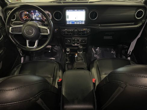Used 2020 Jeep Wrangler Unlimited Sahara AWD/4WD image 17