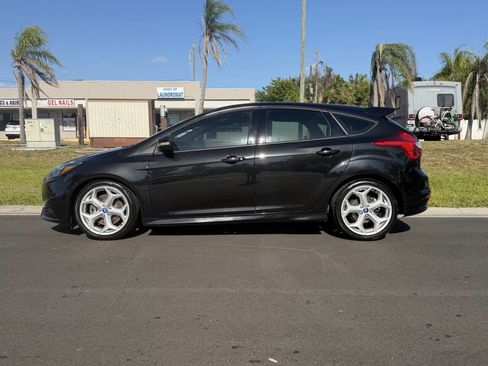 Used 2013 Ford Focus ST FWD image 4