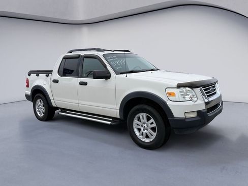 Used 2010 Ford Explorer Sport Trac XLT image 7