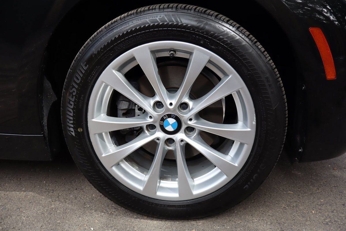 Used 2017 BMW 320i xDrive Sedan AWD/4WD image 44