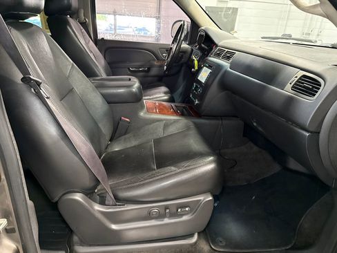 Used 2012 Chevrolet Tahoe LTZ AWD/4WD image 18