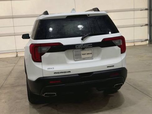 Used 2023 GMC Acadia SLE w/ Driver Convenience Package AWD/4WD image 3