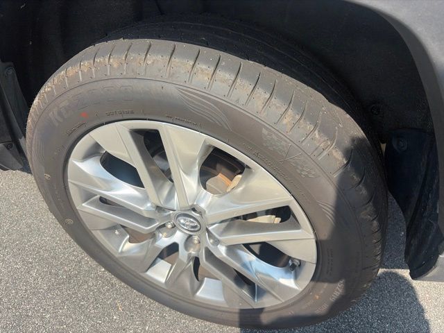 Used 2019 Toyota RAV4 Limited FWD image 13