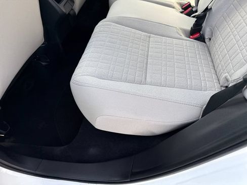 Certified 2025 Honda HR-V LX image 17