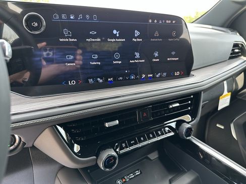 New 2026 Chevrolet Suburban Premier image 26