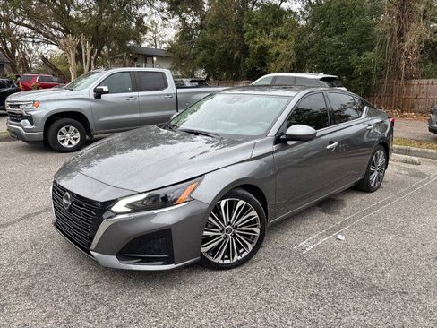 Used 2023 Nissan Altima 2.5 SL image 2