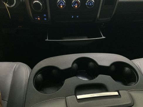 Used 2019 RAM 1500 Classic SLT image 35