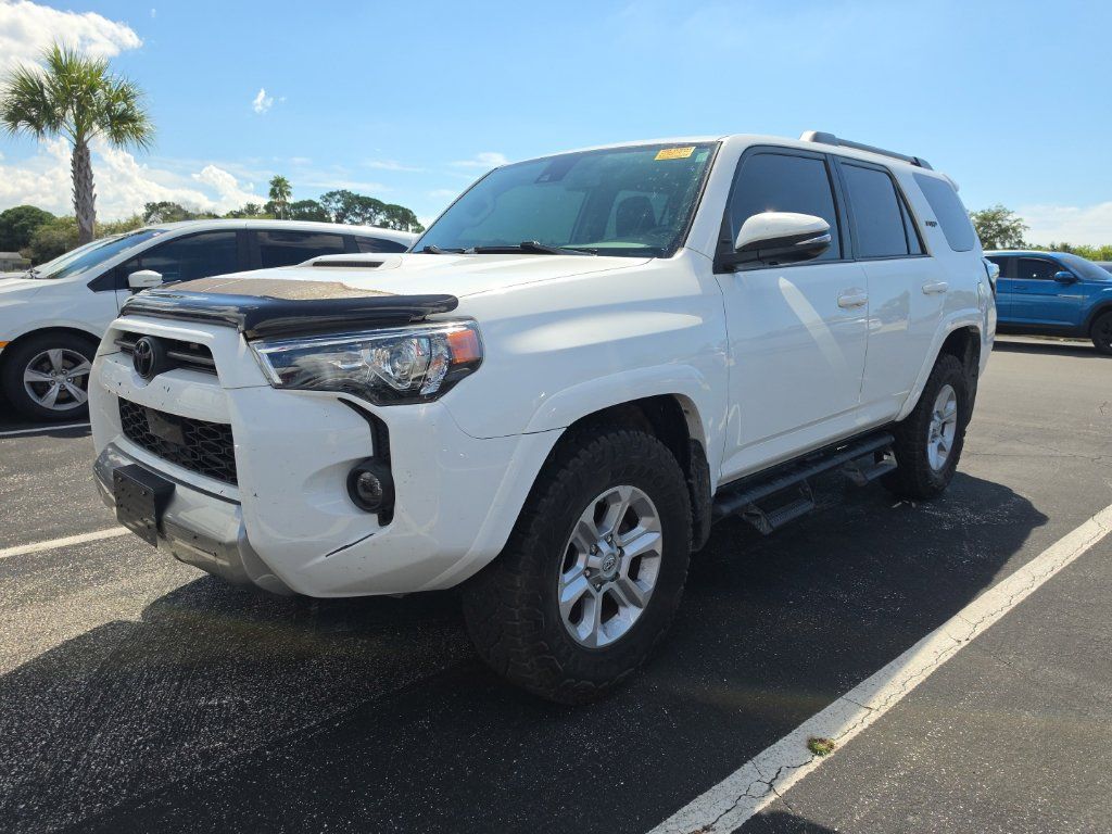 Used 2020 Toyota 4Runner TRD Off-Road Premium w/ TRD Performance Package AWD/4WD image 4