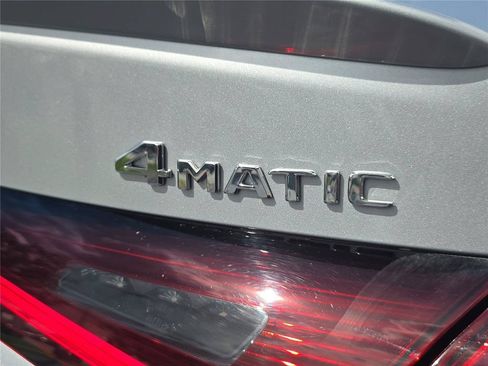 Used 2025 Mercedes-Benz GLC 300 4MATIC w/ AMG Line image 6