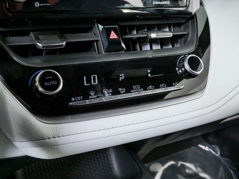 Used 2022 Toyota Corolla SE FWD image 15