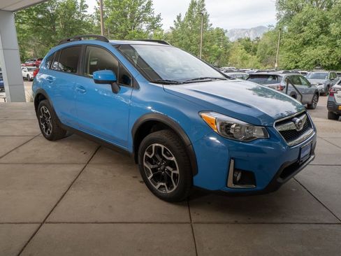 Used 2016 Subaru Crosstrek 2.0i Premium w/ Moonroof Package AWD/4WD image 2