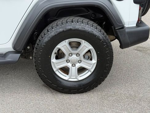 Used 2018 Jeep Wrangler Unlimited Sport S AWD/4WD image 8