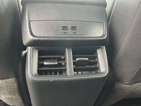 Used 2025 Chevrolet Equinox LT w/ Safety and Technology Package FWD image 17