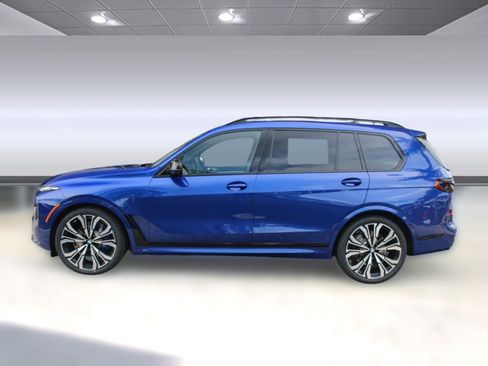 New 2026 BMW X7 M60i image 2