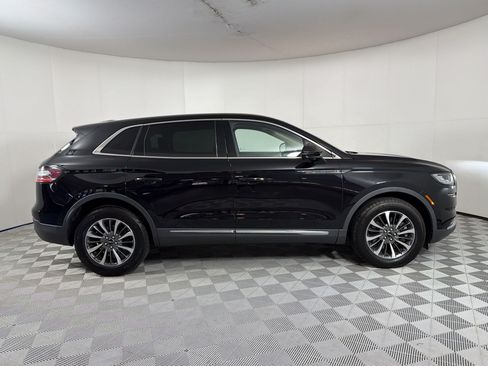 Used 2023 Lincoln Nautilus FWD w/ Premium Package image 8